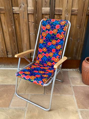 Vintage Klapstoel met bloemen/ tuinstoel, campingstoel beschikbaar voor biedingen