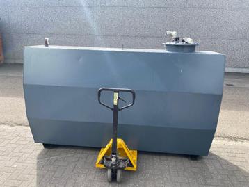 OLIETANK 2400 LITER beschikbaar voor biedingen