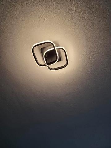 Plafondlamp 2 stuks beschikbaar voor biedingen