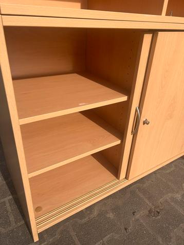 3 kantoor/school kasten te koop beschikbaar voor biedingen