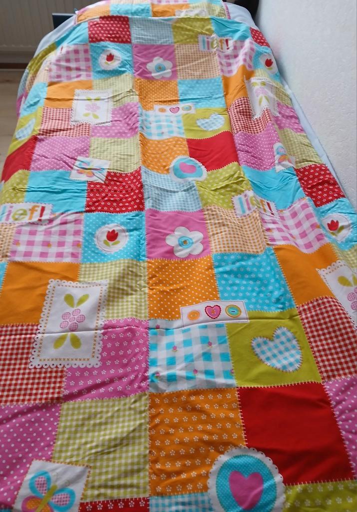 2 Dekbedovertrekken Meisje -  merk LIEF Vrolijk Design, Kinderen en Baby's, Kinderkamer | Beddengoed, Zo goed als nieuw, Dekbedovertrek