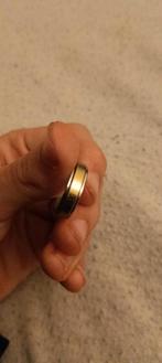 Elegante Ring - Tijdloze Stijl, Sieraden, Tassen en Uiterlijk, Ringen, Gebruikt, Ophalen of Verzenden, Dame of Heer, Goud