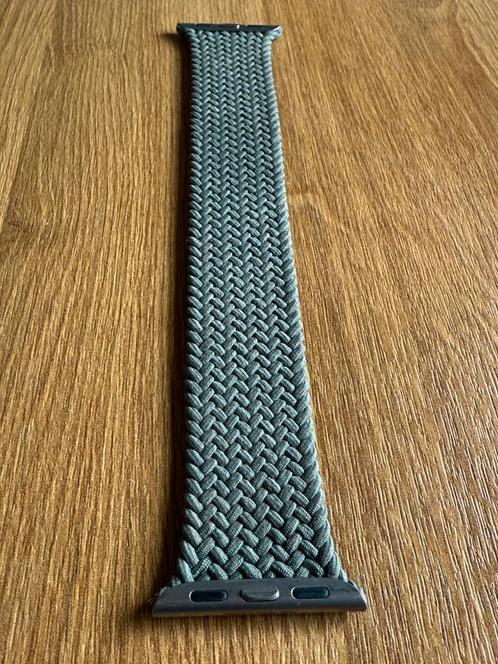 Apple watch gevlochten solo band - olive, maat 7, 41mm, Sieraden, Tassen en Uiterlijk, Sporthorloges, Zo goed als nieuw, iOS, Ophalen of Verzenden