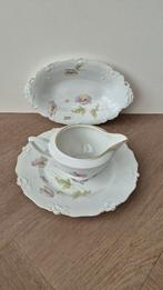 2 brocante schaaltjes en kannetje met bloemen, Ophalen