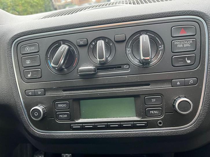 Skoda Citigo 2012 - Airco, Stoelverwarming, Panoramadak, Auto diversen, Autoradio's, Gebruikt, Ophalen