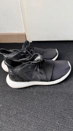 Zwarte Adidas Tubular sneakers maat 40, Ophalen of Verzenden, Gedragen, Zwart, Sneakers of Gympen