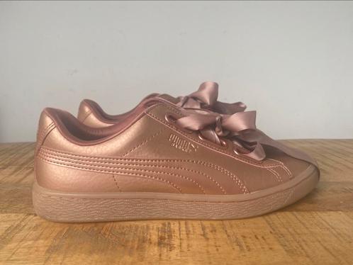 Nieuw metallic roze puma basket heart sneakers maat 39 6, Kinderen en Baby's, Kinderkleding | Schoenen en Sokken, Nieuw, Schoenen