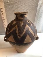 Neolithic vase, Ophalen of Verzenden