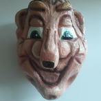 Carnaval hoofd van papier maché, Ophalen