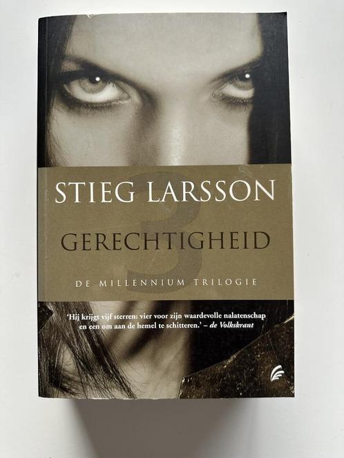 Stieg Larsson – Gerechtigheid, Boeken, Thrillers, Zo goed als nieuw, Scandinavië, Ophalen of Verzenden