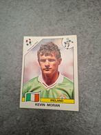 Panini sticker WK 90 Italia. Speler Kevin Moran Ierland., Hobby en Vrije tijd, Stickers en Plaatjes, Verzenden, Zo goed als nieuw