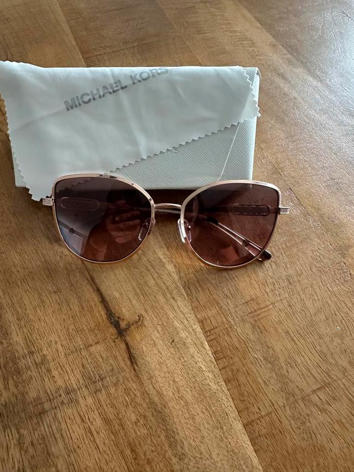 Michael Kors Rose Gouden Zonnebril, Sieraden, Tassen en Uiterlijk, Zonnebrillen en Brillen | Dames, Zo goed als nieuw, Zonnebril