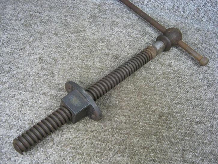 Zware bankschroef spindel. Record, jaren 30, Antiek en Kunst, Antiek | Gereedschap en Instrumenten, Verzenden