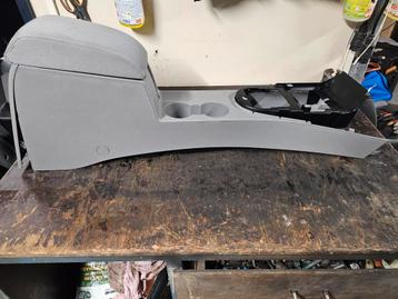 Armsteun vw caddy touran licht grijs origineel  beschikbaar voor biedingen
