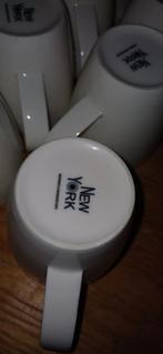 8 Creme Kleurige Mokken - Nieuwstaat, Keramiek, Ophalen of Verzenden, Zo goed als nieuw, Effen