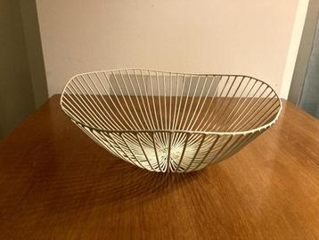 Serax Cesira schaal beschikbaar voor biedingen