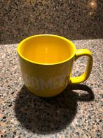 Gele M&M Mok, Huis en Inrichting, Keuken | Servies, Ophalen, Gebruikt, Keramiek, Overige stijlen