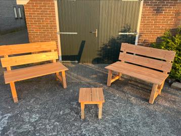 OP MAAT GEMAAKTE HOUTEN TUINBANKEN/LAUNGE SET beschikbaar voor biedingen