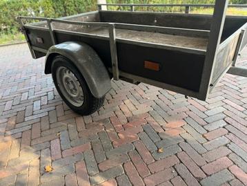 Aanhanger 115 x 200 cm gegalvaniseerd frame beschikbaar voor biedingen
