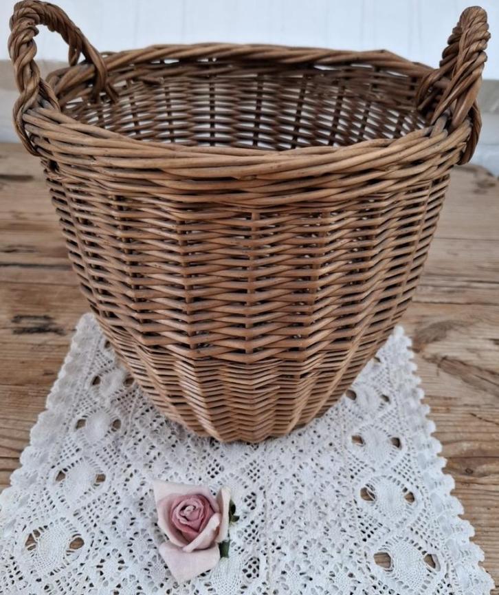 Rieten mandje, prullenbak, bloempot, brei / haak mandje, Antiek en Kunst, Curiosa en Brocante, Ophalen of Verzenden