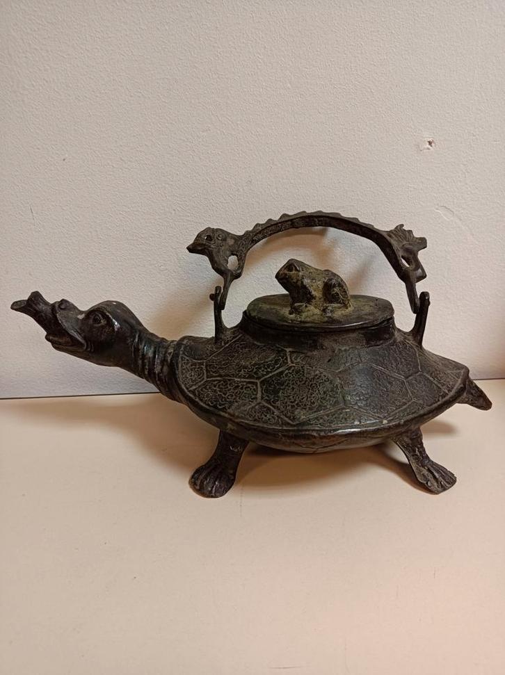 Schildpad ceremonieële ketel Borneo Brunei, Antiek en Kunst, Antiek | Koper en Brons, Ophalen of Verzenden