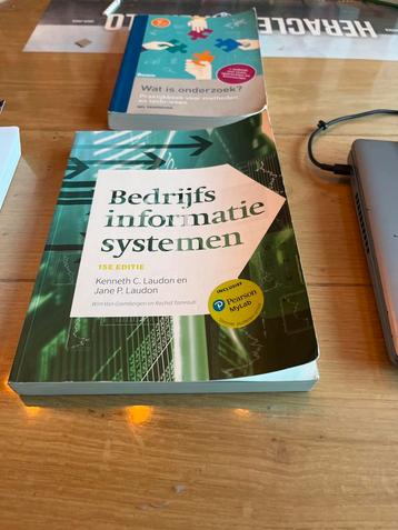 Kenneth C. Laudon - Bedrijfsinformatiesystemen beschikbaar voor biedingen