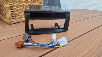 Autoradio DIN frame toyota corolla + stekker  beschikbaar voor biedingen