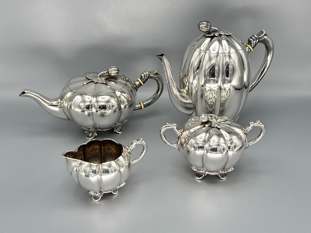 1e gehalte zilveren koffie- en theeservies, VKB, Meloen, Antiek en Kunst, Ophalen of Verzenden, Zilver