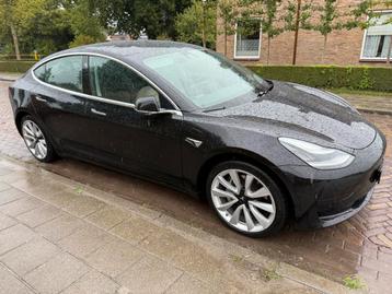 Tesla Model 3 2019 Zwart beschikbaar voor biedingen