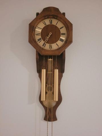 Mooie pendule wandklok – klassiek & stijlvol beschikbaar voor biedingen
