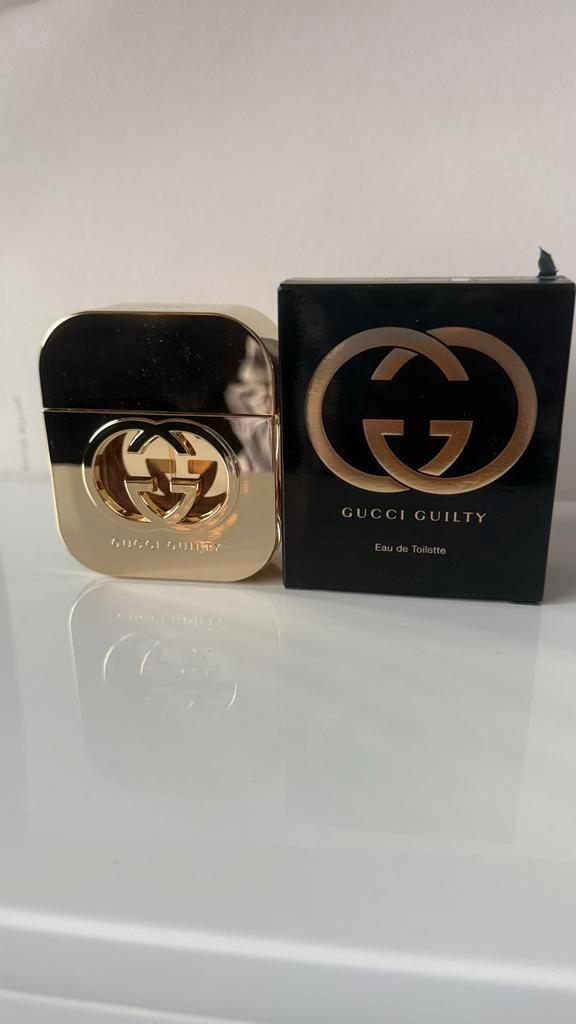 Gucci Guilty Classic 50ml EDT - Damesgeur, Sieraden, Tassen en Uiterlijk, Uiterlijk | Parfum, Zo goed als nieuw, Ophalen of Verzenden