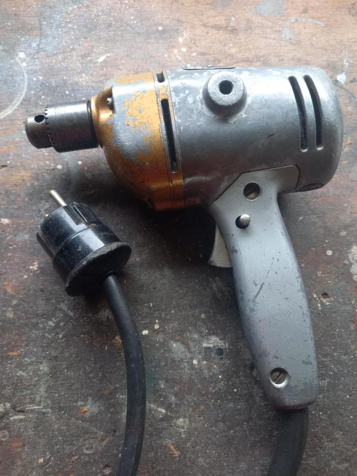 Antieke BLACK&DECKER BOORMACHINE D500 8mm jaren 50, Antiek en Kunst, Antiek | Gereedschap en Instrumenten, Ophalen of Verzenden