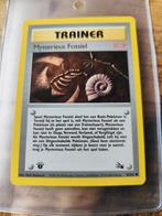 Trainer Mysterieus Fossiel 1e editie Fossil - Nieuwstaat!, Ophalen of Verzenden, Nieuw, Losse kaart