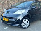 Peugeot 107 1.0-12V XS Urban Move, Voorwielaandrijving, Gebruikt, 4 stoelen, Origineel Nederlands