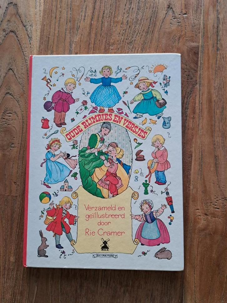 Oude Rijmpjes en Versjes - Rie Cramer, Boeken, Kinderboeken | Jeugd | onder 10 jaar, Gelezen, Fictie algemeen, Ophalen of Verzenden