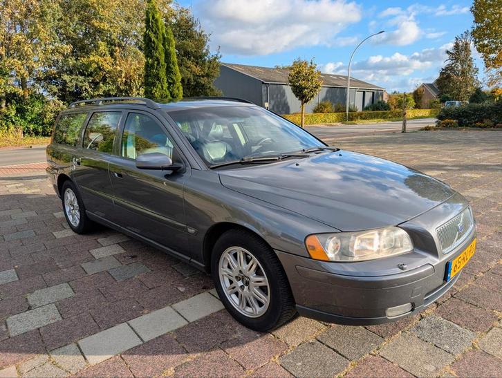 Volvo V70 2.4 | 2005 | Benzine + LPG | APK 11-11-2026, Auto's, Volvo, Particulier, S60, ABS, Achteruitrijcamera, Airbags, Airconditioning