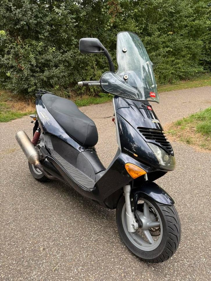 Aprilia Leonardo 180cc 4T Belgische Motorkenteken, Fietsen en Brommers, Scooters | Aprilia, Zo goed als nieuw, SR 50, Tweetakt