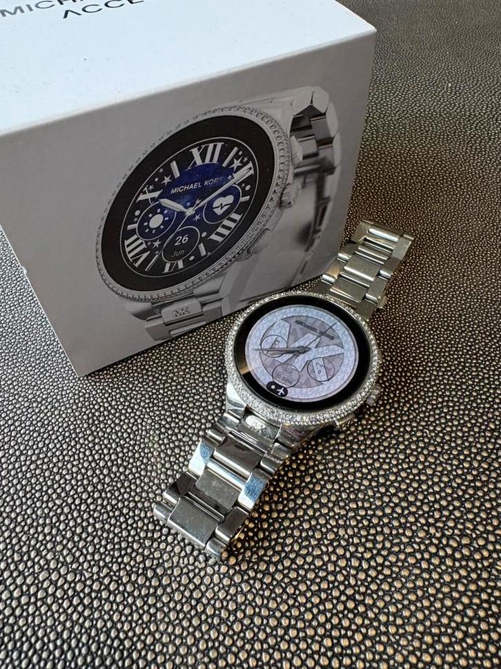 Michael Kors Smartwatxh, Sieraden, Tassen en Uiterlijk, Smartwatches, Zo goed als nieuw, Android, Zilver, Ophalen of Verzenden