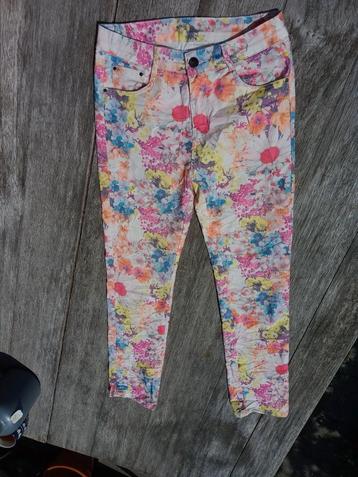 Strakke elastische zomerse broek maat 38 beschikbaar voor biedingen
