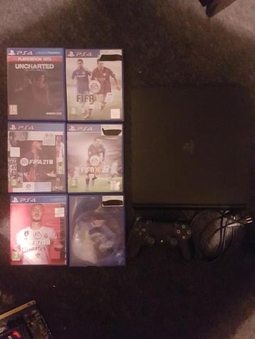 Ps4 Slim met Games en Controller beschikbaar voor biedingen