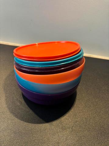 Tupperware ruimte kommen beschikbaar voor biedingen