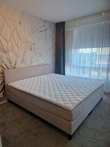 boxspring incl topper beschikbaar voor biedingen