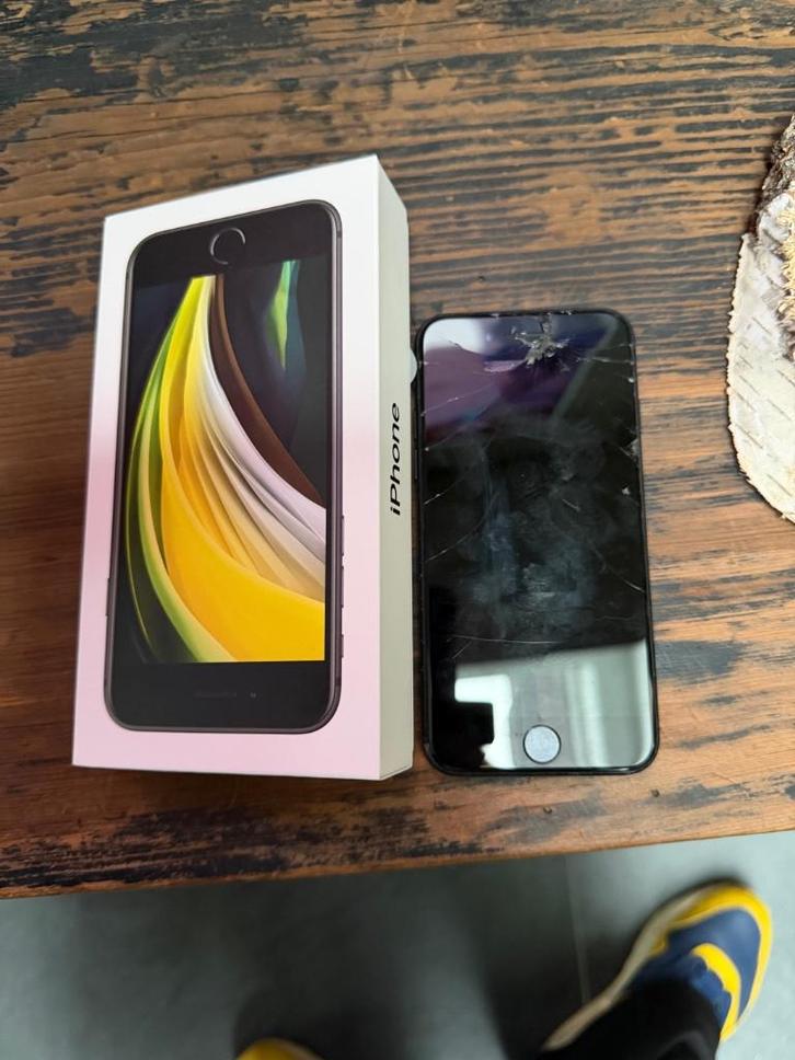 Iphone Se 2020, Telecommunicatie, Mobiele telefoons | Apple iPhone, Gebruikt, 64 GB, Zonder abonnement, Zonder simlock, iPhone SE (2020)