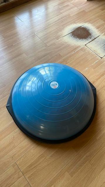 Bosu balanceerbal beschikbaar voor biedingen