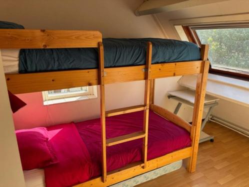 Stapelbed (of 2 enkelvoudige bedden) + matrassen!, Kinderen en Baby's, Kinderkamer | Stapelbedden en Hoogslapers, Gebruikt, Stapelbed
