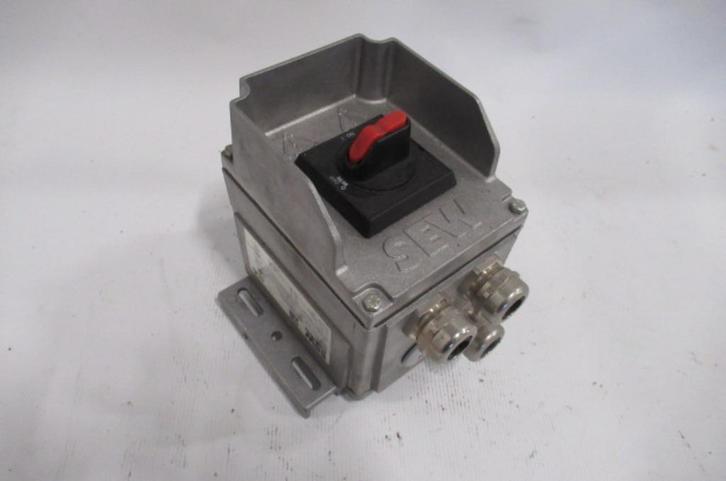 Werkschakelaar 3 fase 400 volt / 32 Ampère. SEW Eurodrive, Hobby en Vrije tijd, Elektronica-componenten, Nieuw, Ophalen of Verzenden