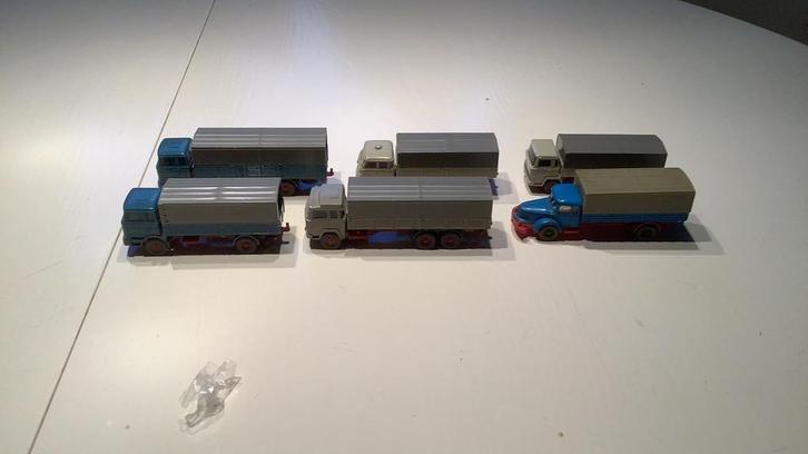 Vijf Wiking huifvrachtwagens redelijk tot (zeer) goed 1:87, Hobby en Vrije tijd, Modelauto's | 1:87, Gebruikt, Bus of Vrachtwagen