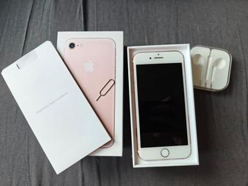 Apple iPhone 7 met doos, pin en stickers, oplader.  beschikbaar voor biedingen