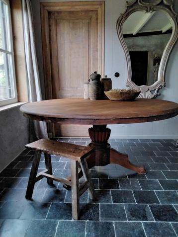 Grote ronde eettafel/kloostertafel 160 beschikbaar voor biedingen