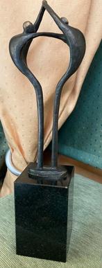 Sculptuur Artihove: Corry Ammerlaan Beeld van Mens tot Mens, Antiek en Kunst, Curiosa en Brocante, Verzenden